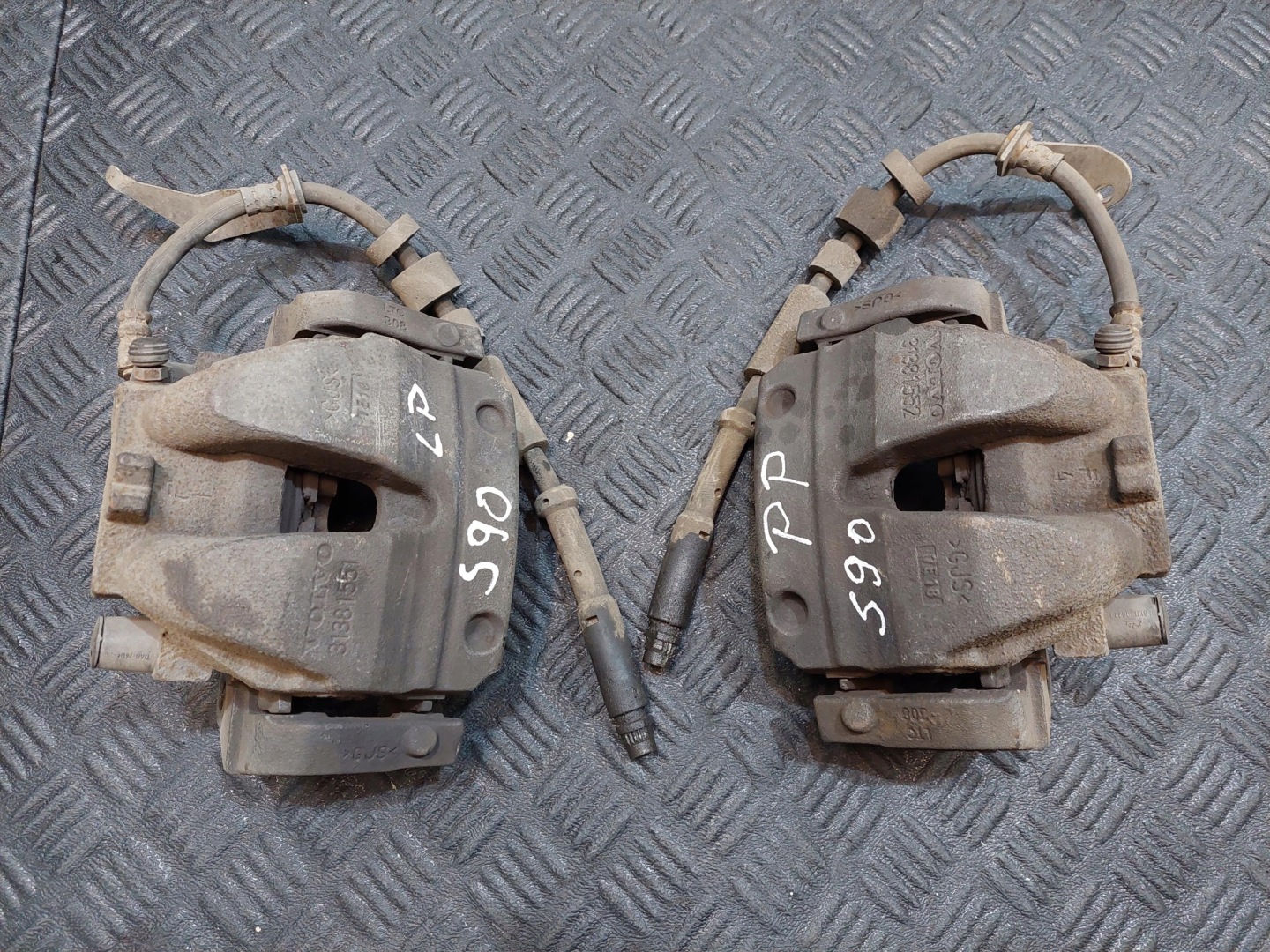 caliper front front left 31381551 right 31381552 VOLVO S90 II V90 2.0 D4