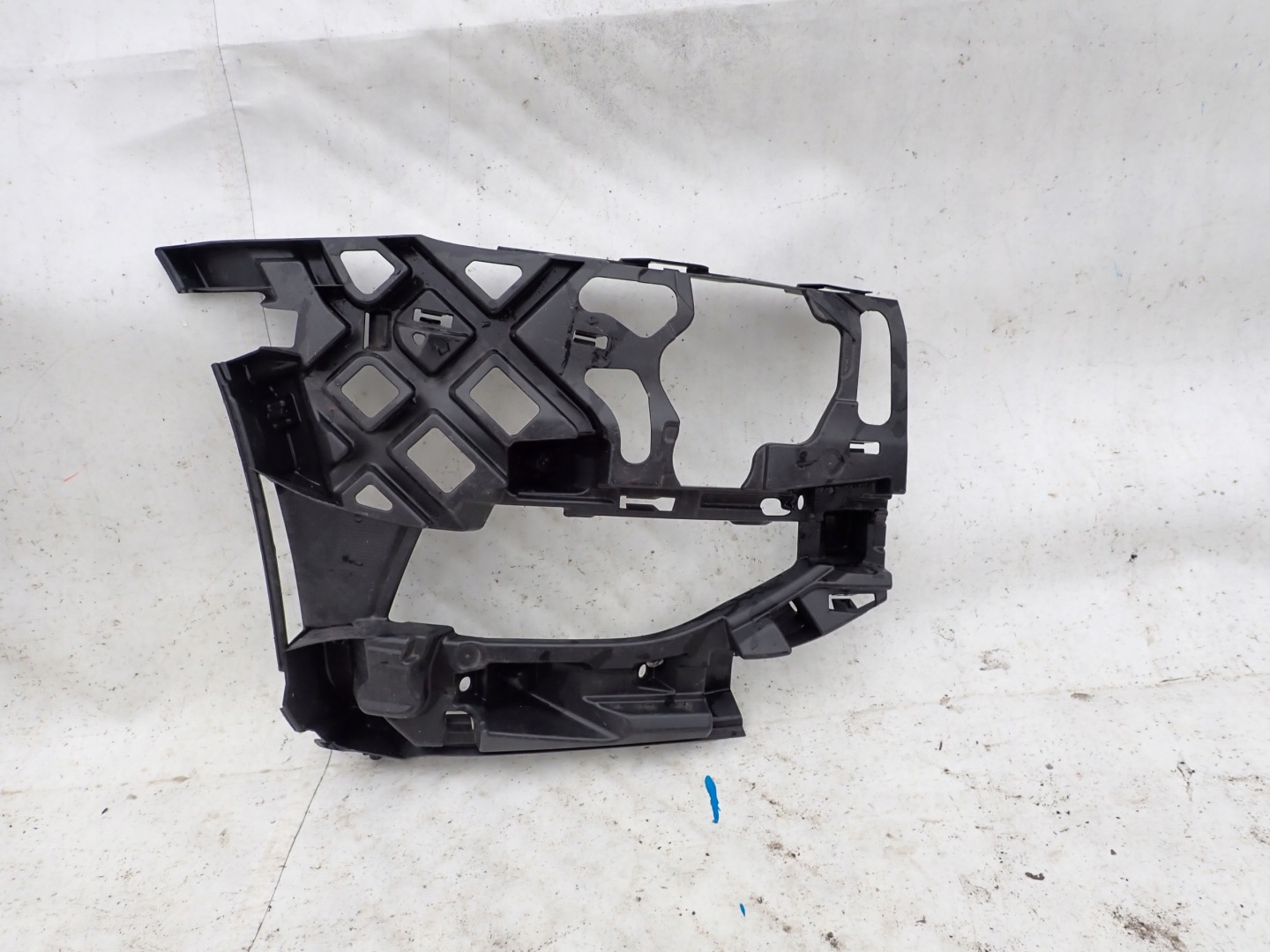 VW GOLF 7 VII 5G LIFT 16- bumper bracket right