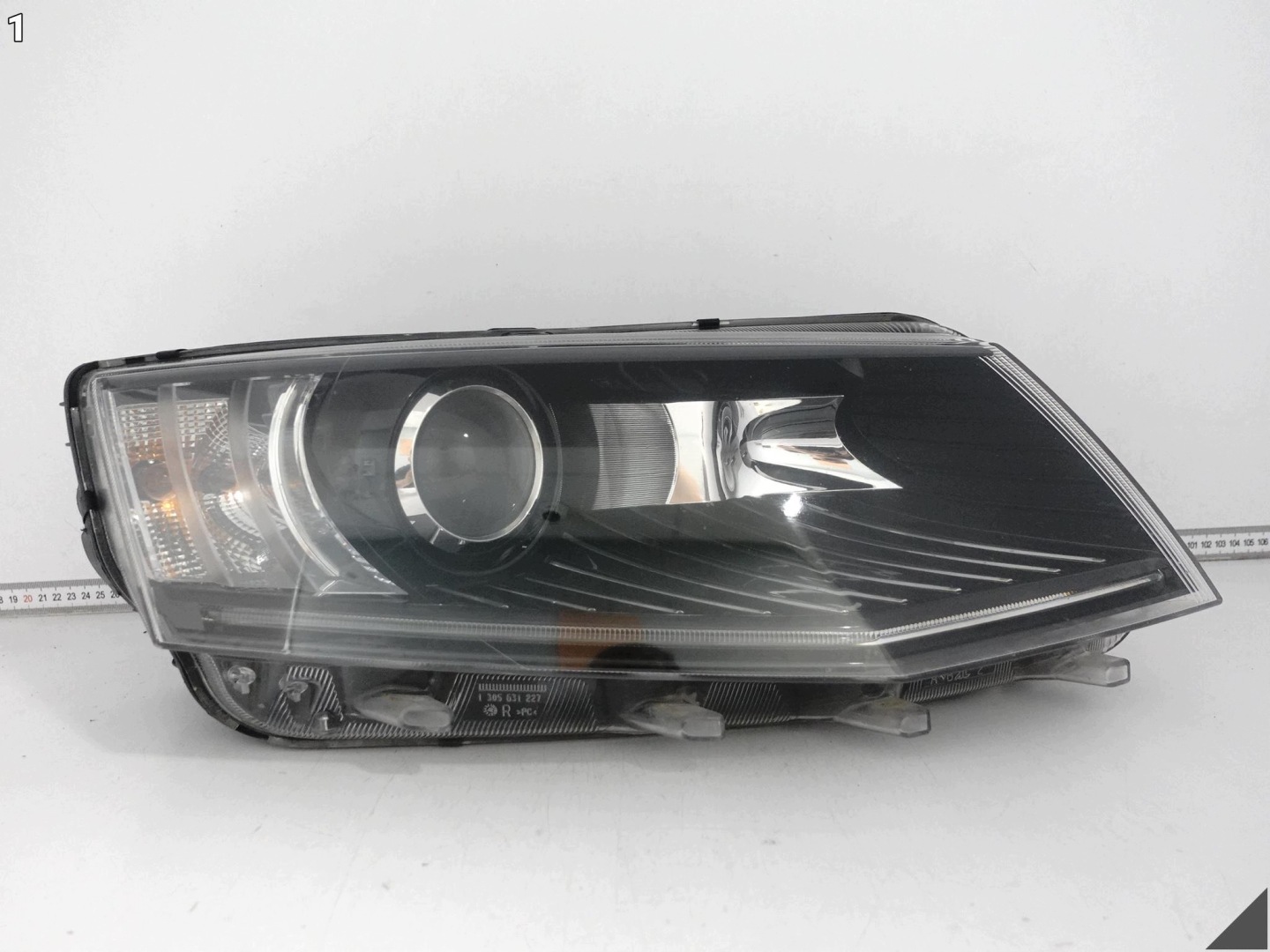 SKODA OCTAVIA III 5E1 12-16 light HEADLIGHT XENON + LED right front EUROPA