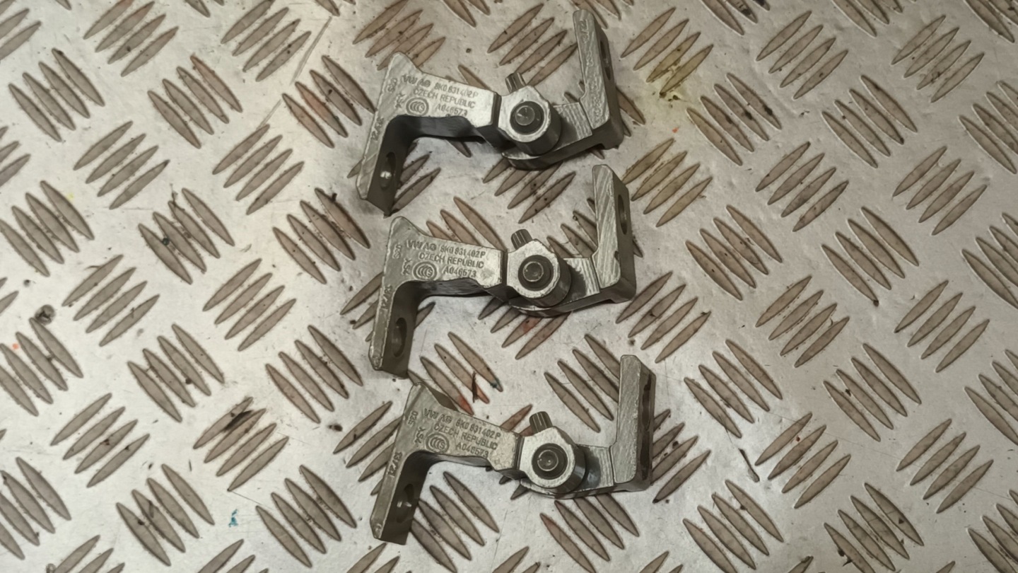 hinge door VW AUDI SKODA SEAT - 8K0831402P