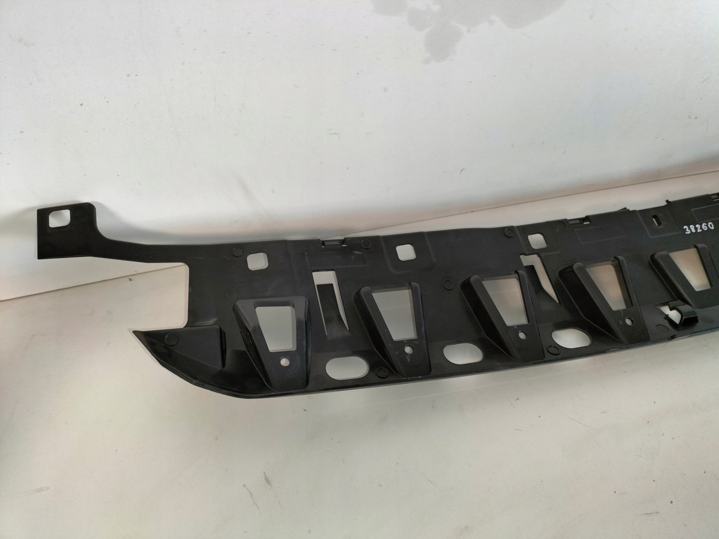 pillar holder upper of a bumper front JAGUAR F-PACE 16