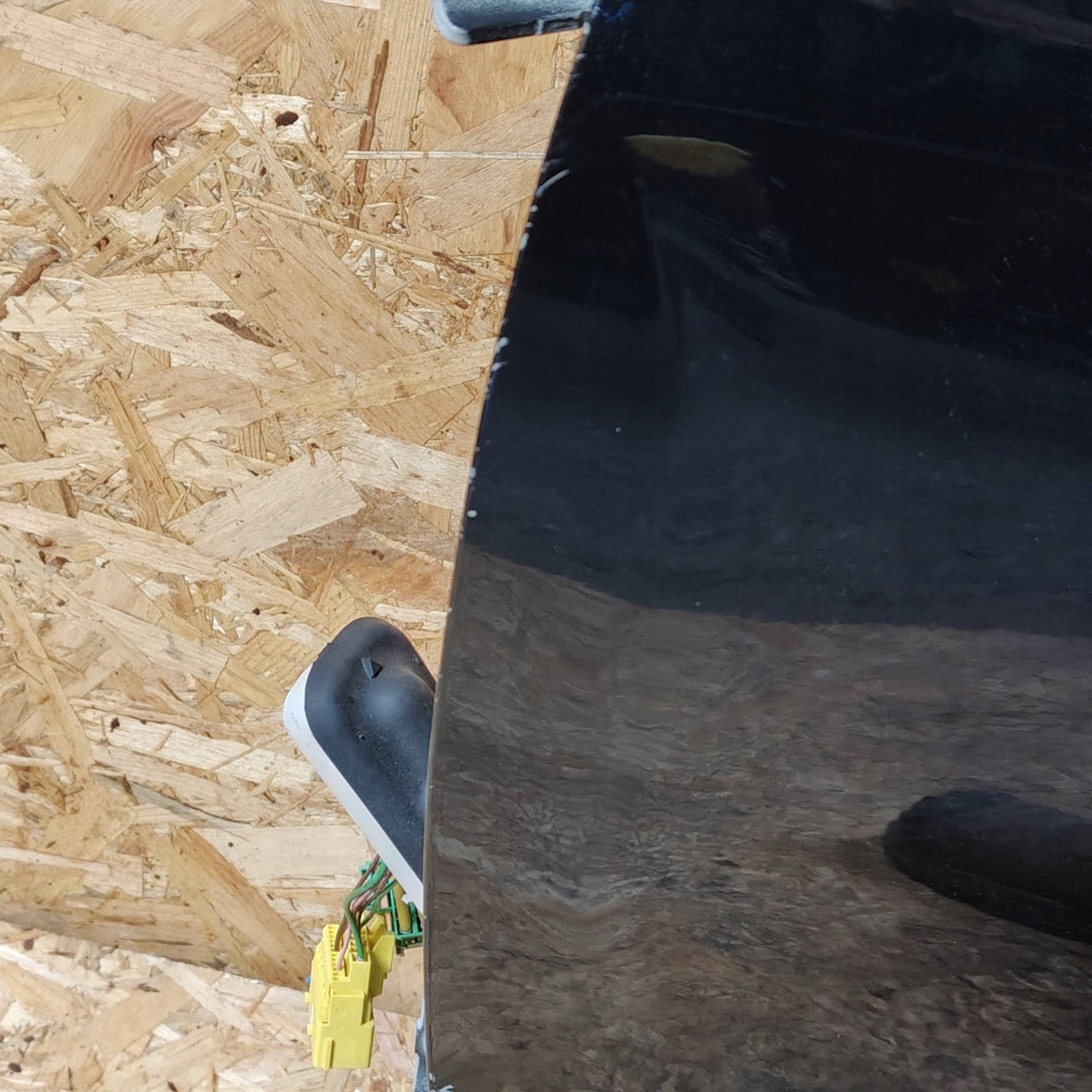 door front front side left Peugeot 208 and