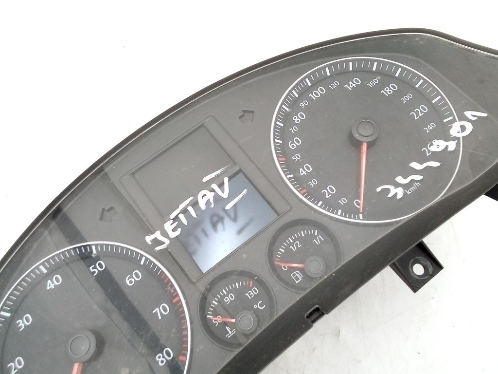 VW Jetta dials dials predkosciomierz 1K0920864A EU