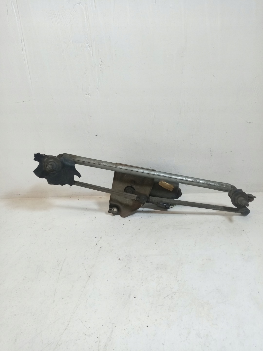 wiper mechanism front OPEL CORSA B 22084745
