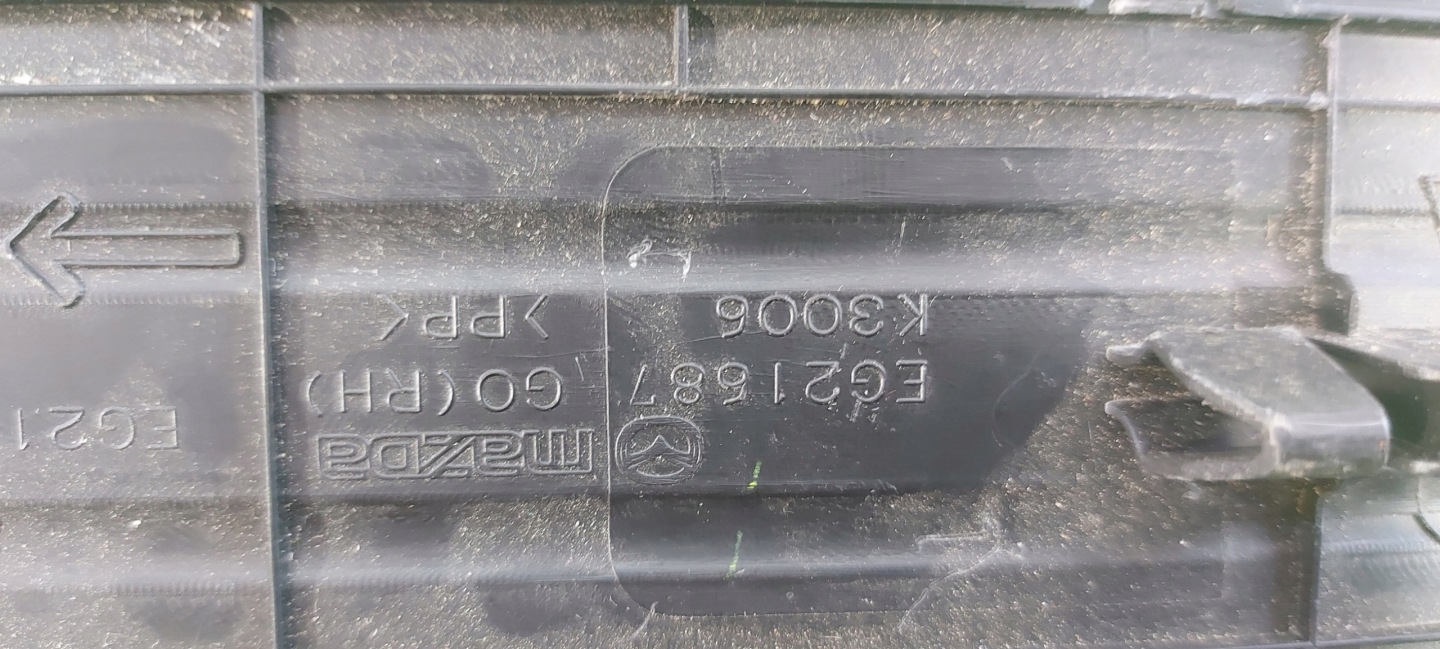 MAZDA CX7 right moulding threshold rear part cap ORG