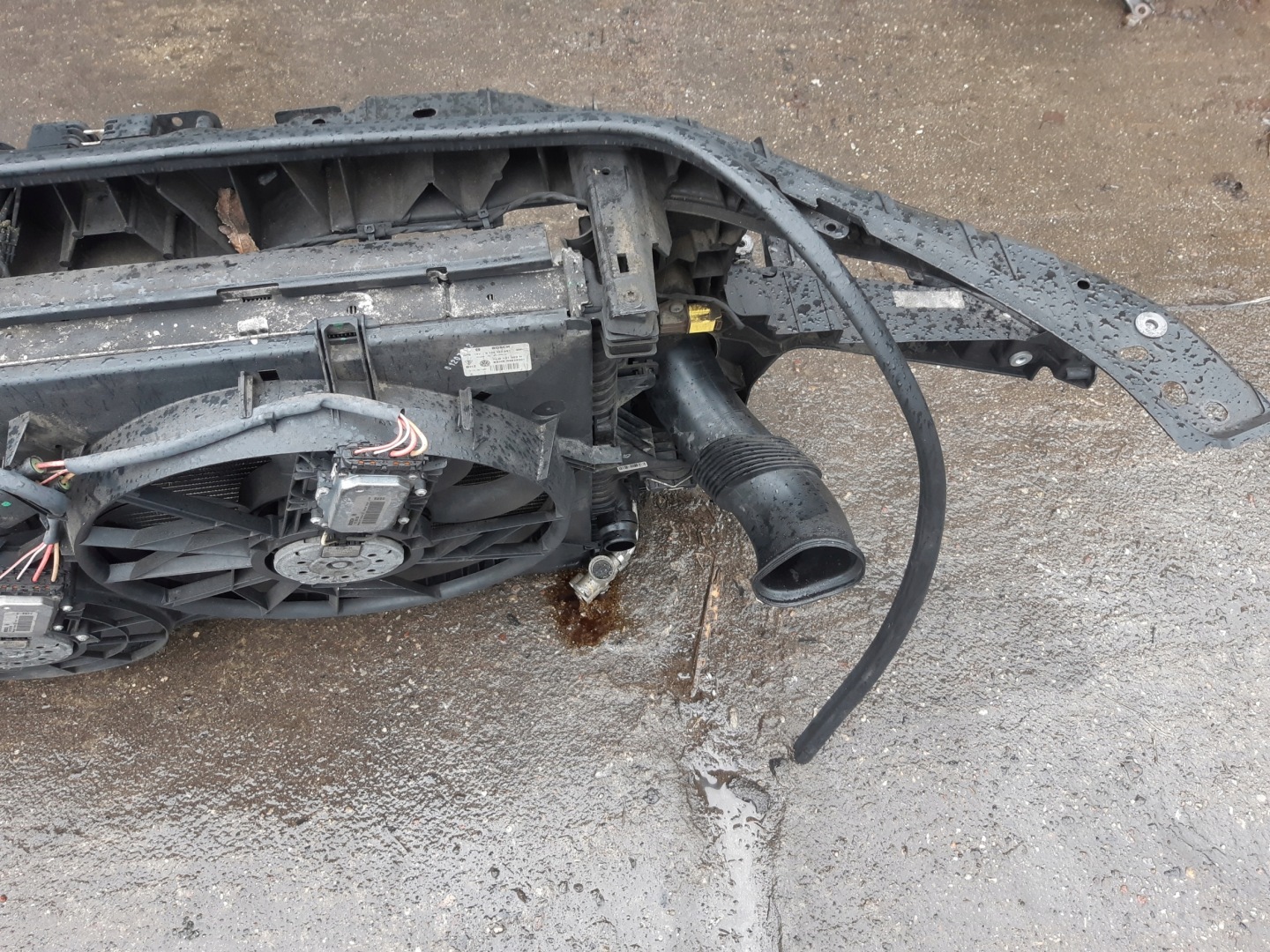 AUDI Q7 4L LIFT 3.0 TFSI support panel for radiators complete pillar radiator