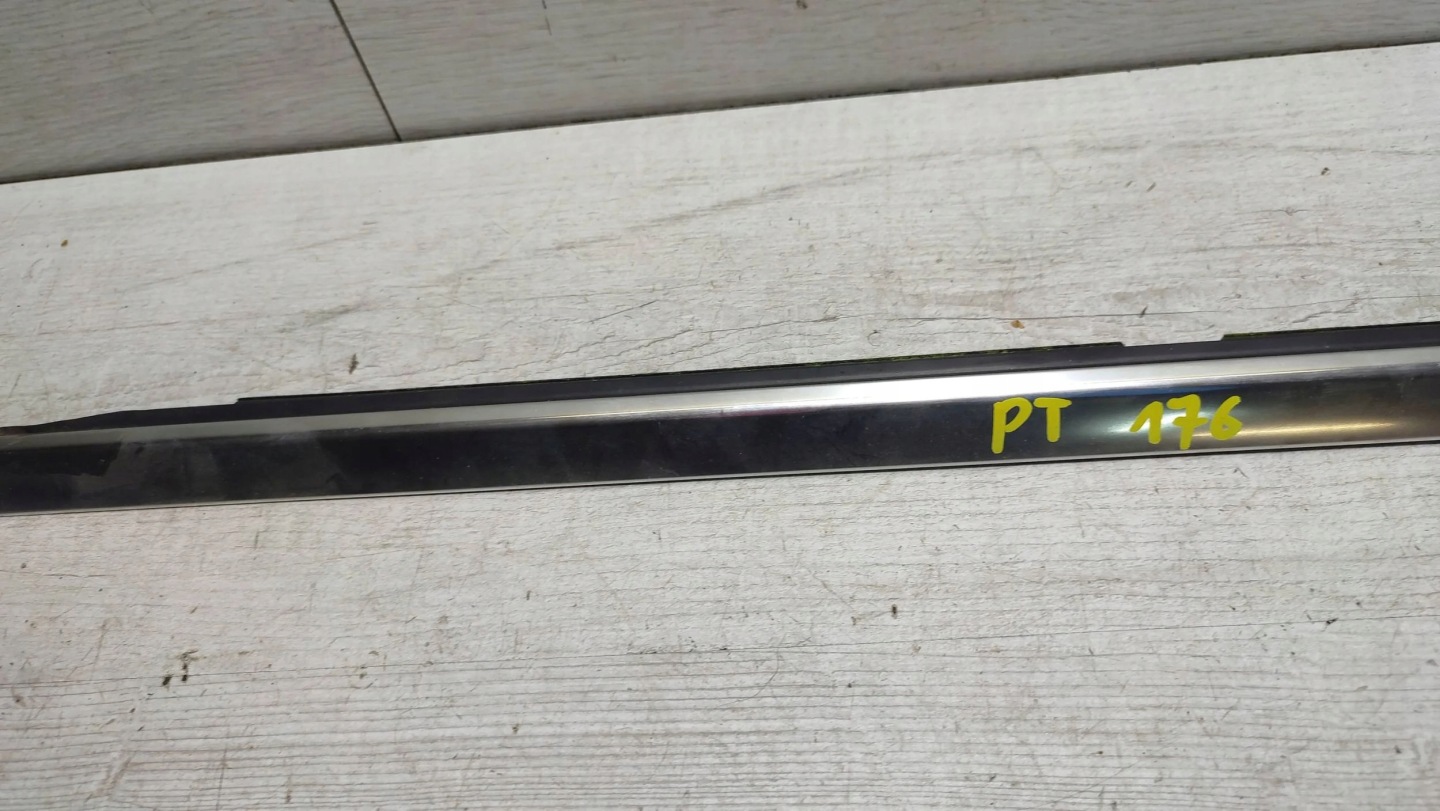 Mercedes-Benz A W176 2017 rear part side right moulding dust