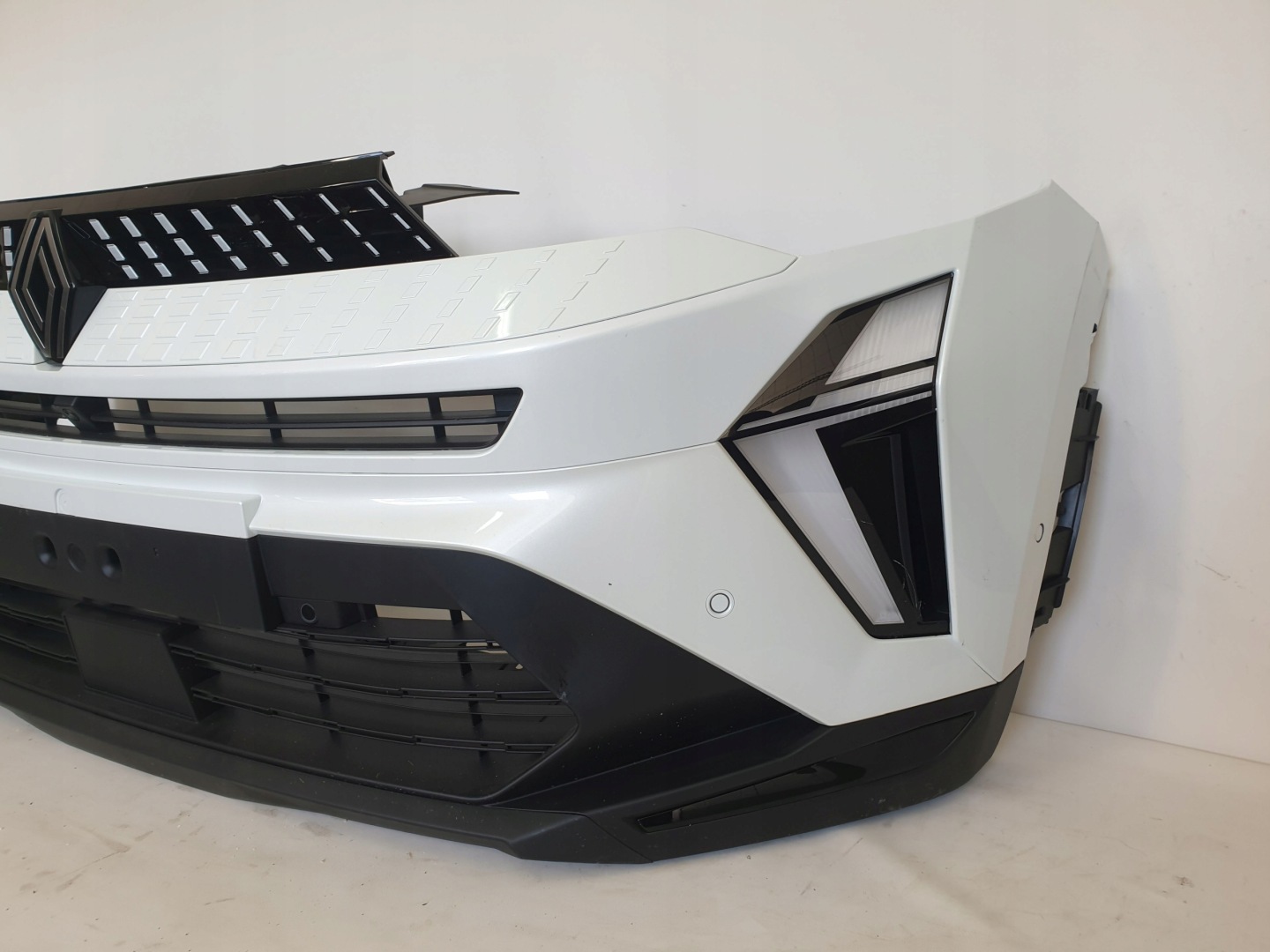 RENAULT CAPTUR II LIFT 24-> bumper front PDC LED RADAR cover KAMERA