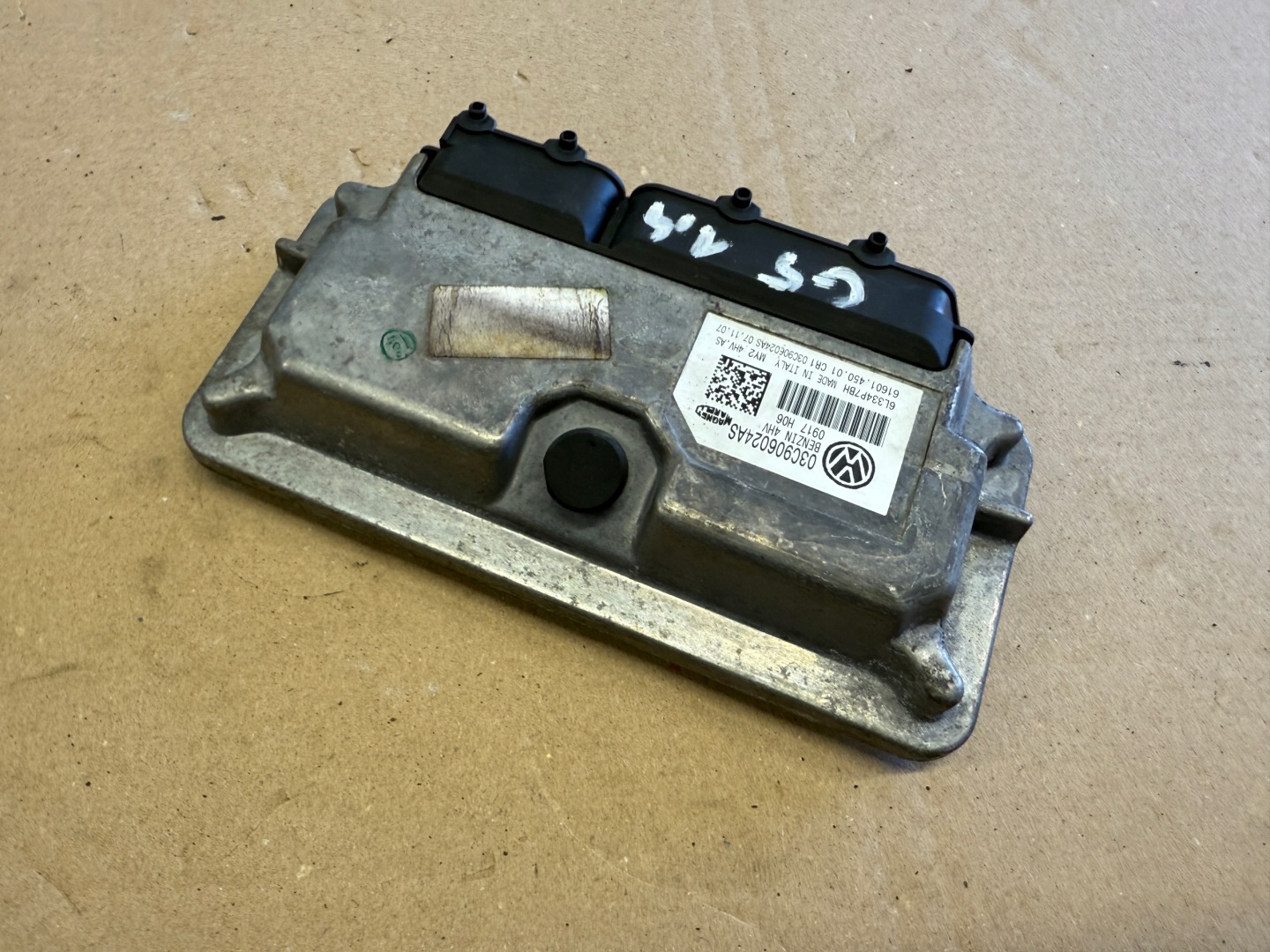 VW GOLF V 1.4 16V control unit computer of the engine 03C906024AS