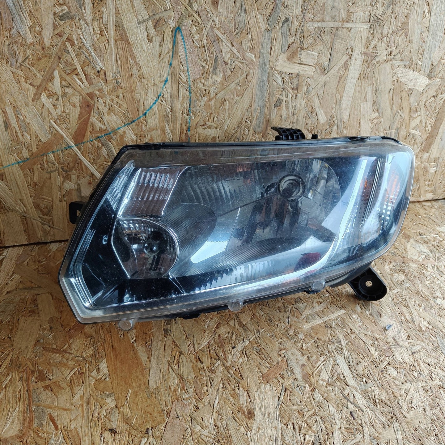 Reflektor front side left Renault Sandero II 260604111R UK