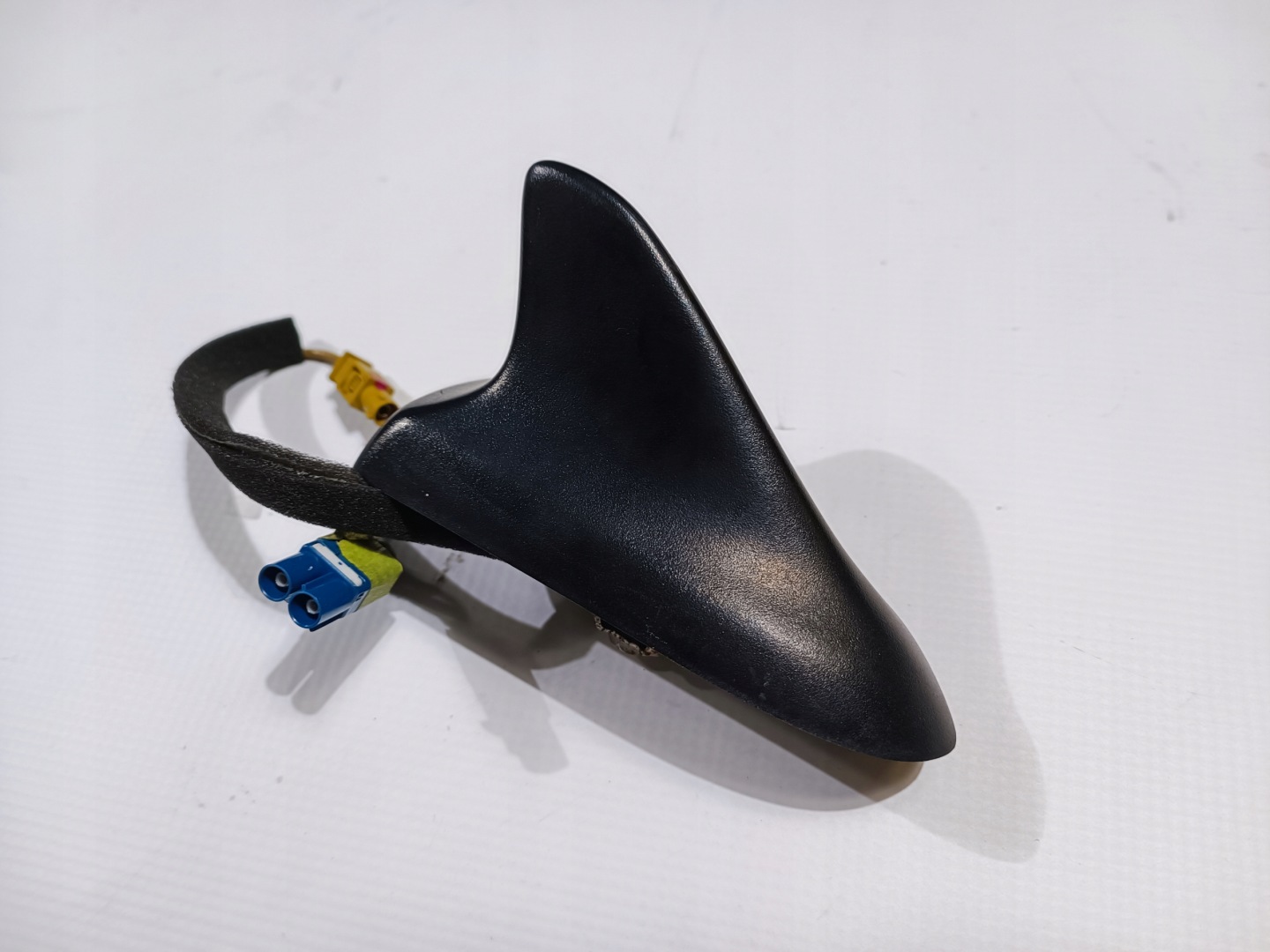 Antena dach GPS pletwa Chevrolet Camaro 2009-2015