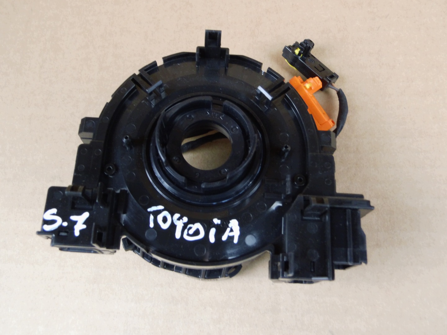 Lexus RX IV ES VI ring below steering wheel, 71SUG55