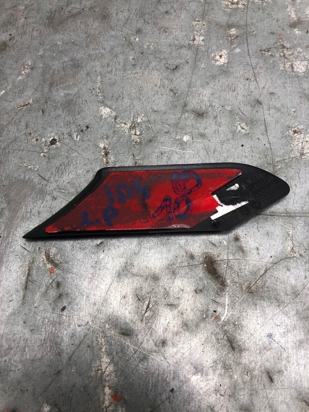 lišta SLUPKA levý předek VW ID4 ID.4 11A853265