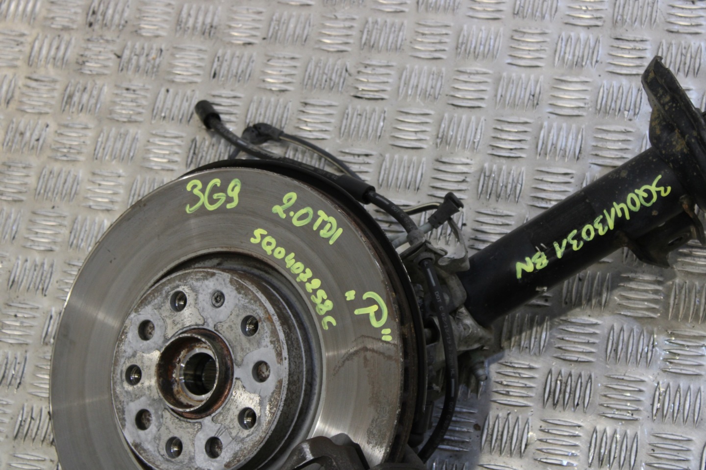swing McPherson shock absorber right front VW PASSAT B8 3G0 3G9