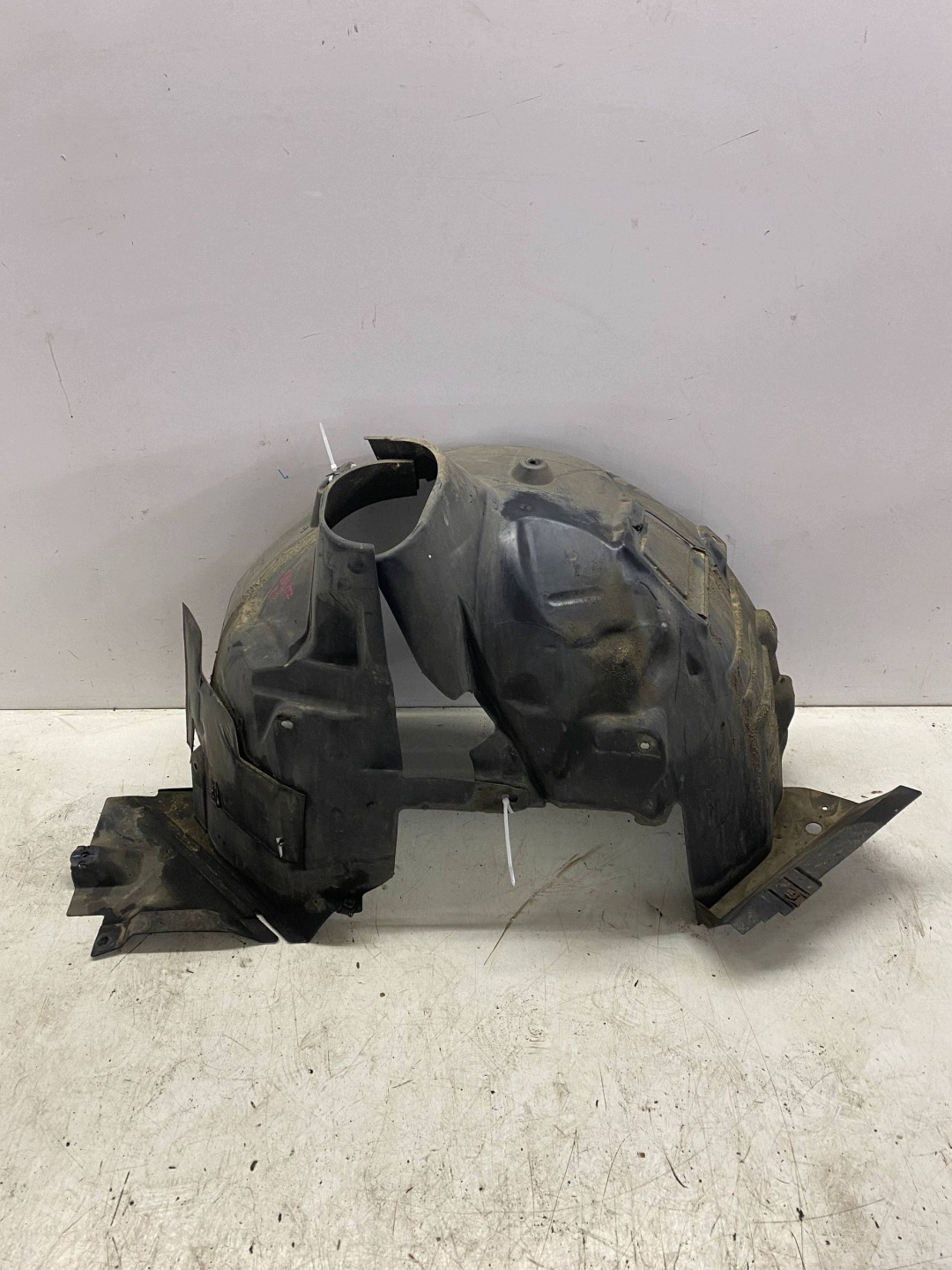 mudguard left front left front MERCEDES E-KLASA C207 W207 A2076901830