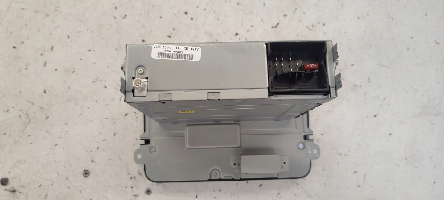 Radio kod VW Caddy 2K5
