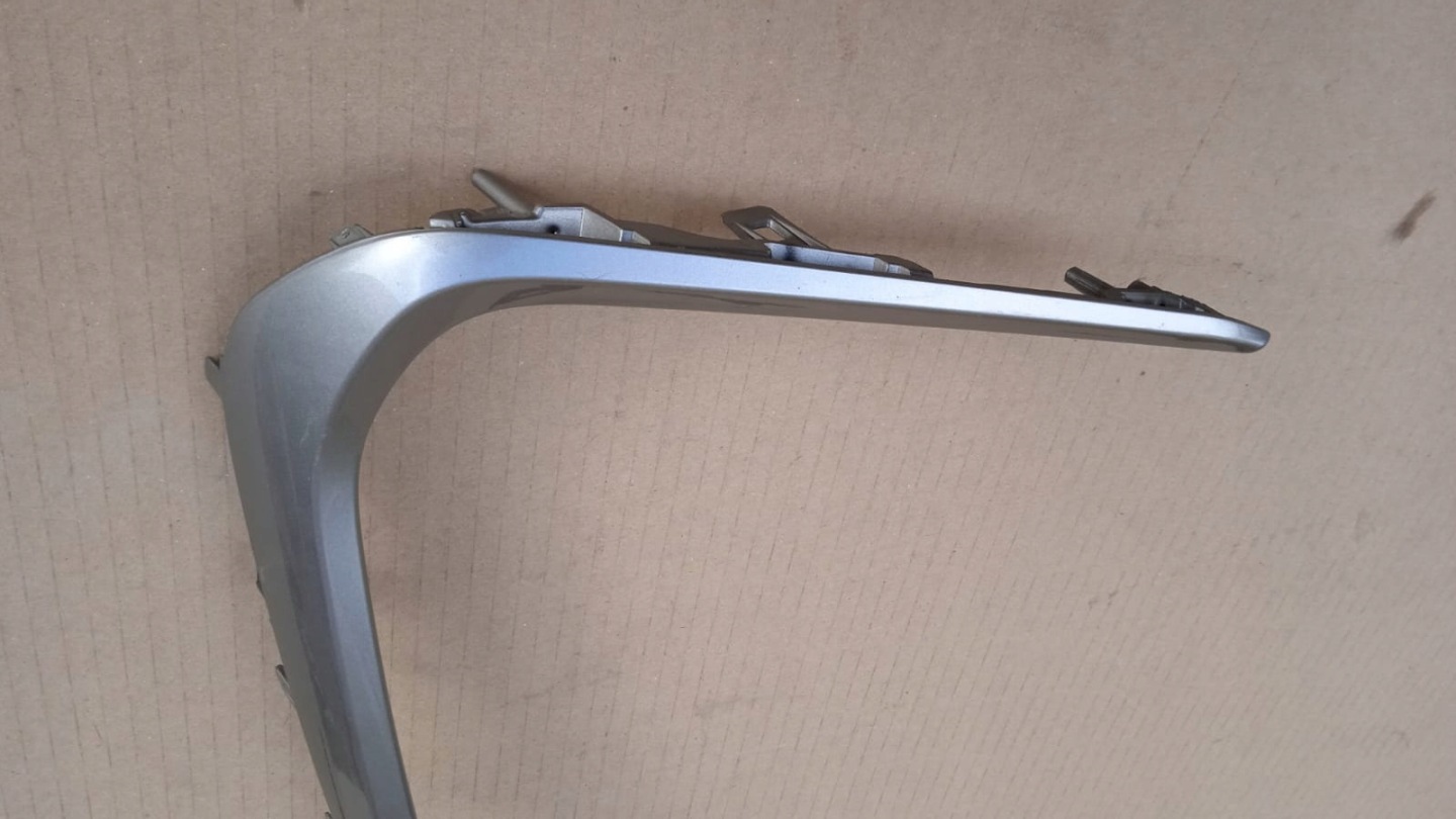 lišta nárazníku levá levý předek TOYOTA COROLLA E21 18- sedan