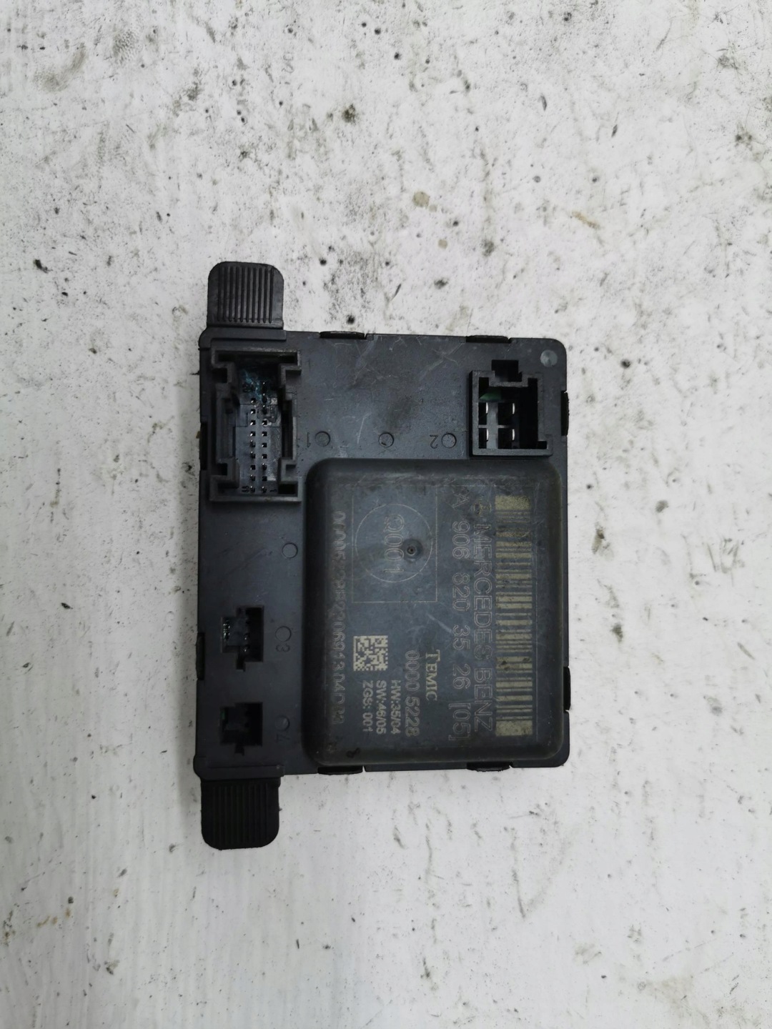 module door MERCEDES SPRINTER W906 A9068203526