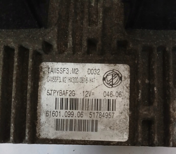 FIAT GRANDE PUNTO 1.4 8V control unit silnika51784957