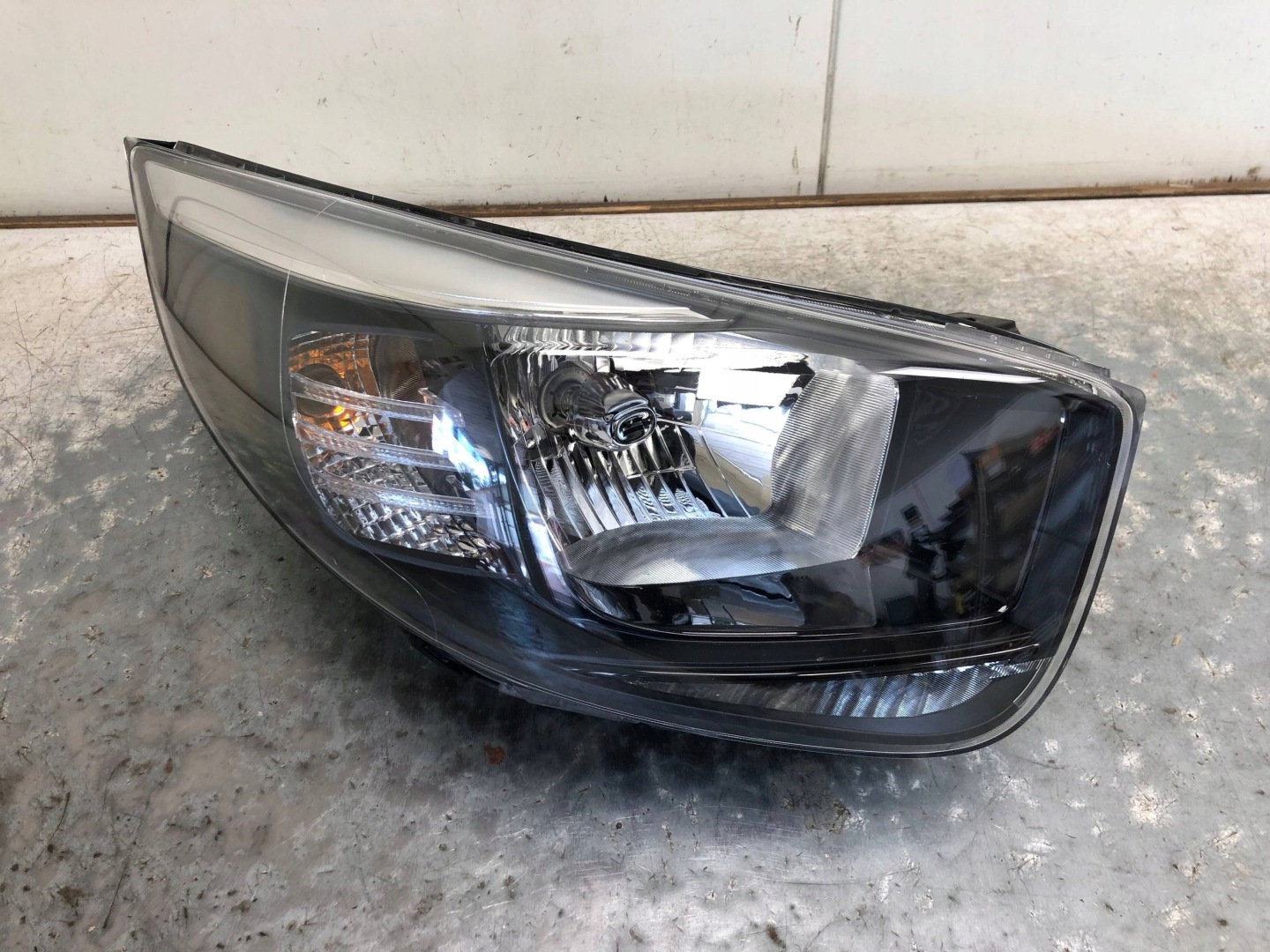 light right front KIA PICANTO III 92102-G60