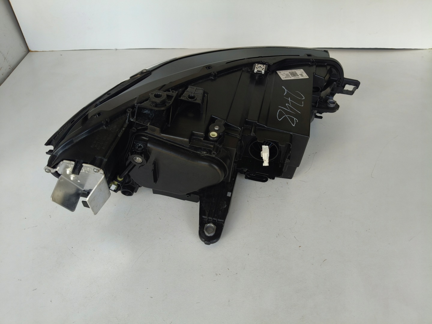 light left REFLEKTOR VW PASSAT B9 3J 3J0 23- LED