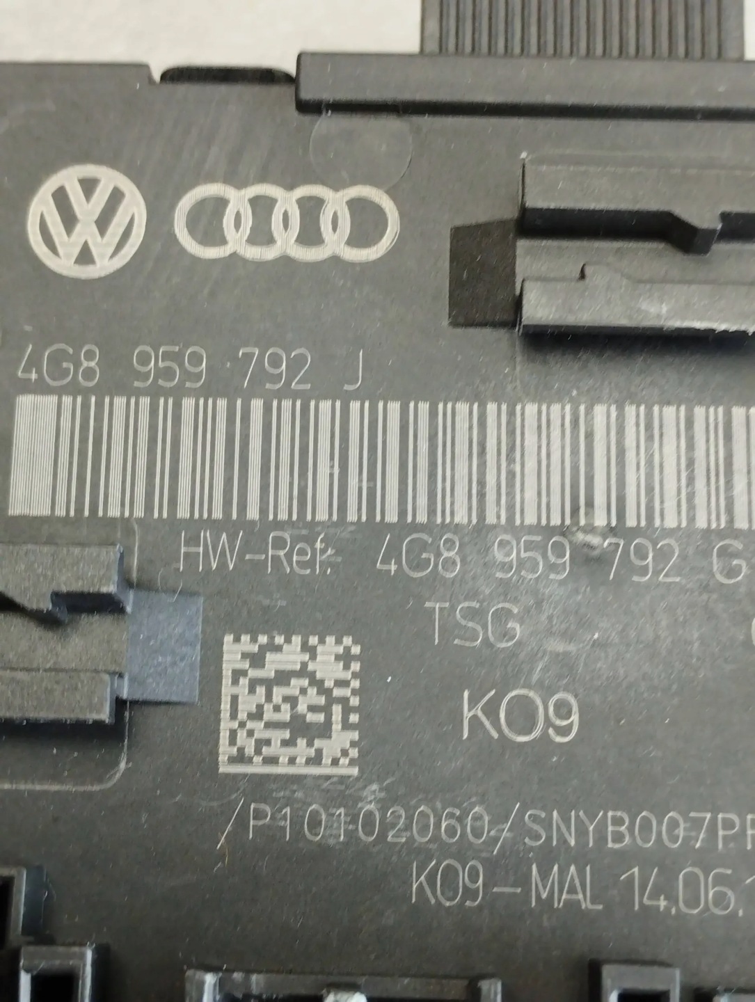 Audi A6 C7 4G modul dveře pravý předek 4G8959792J