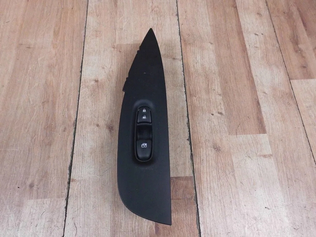Nissan Qashqai II switch windows right front