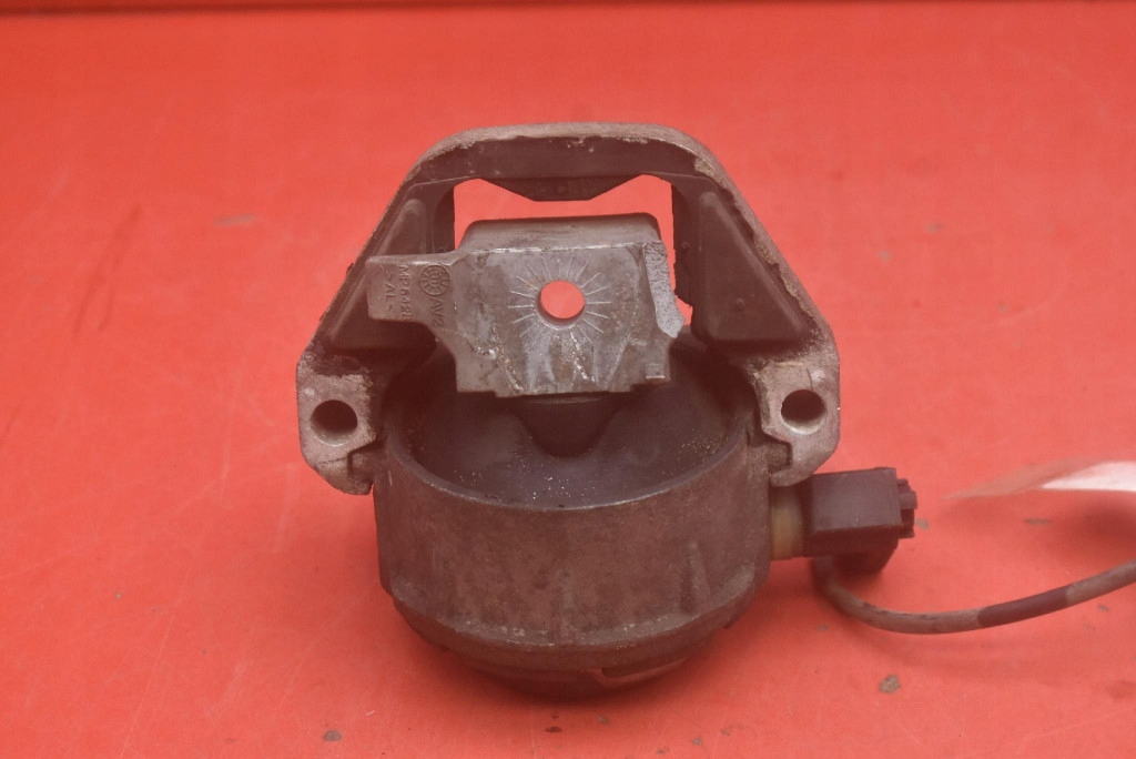 holder engine mount left front AUDI A6 C7 2.0 TDI 177 KM 10-14