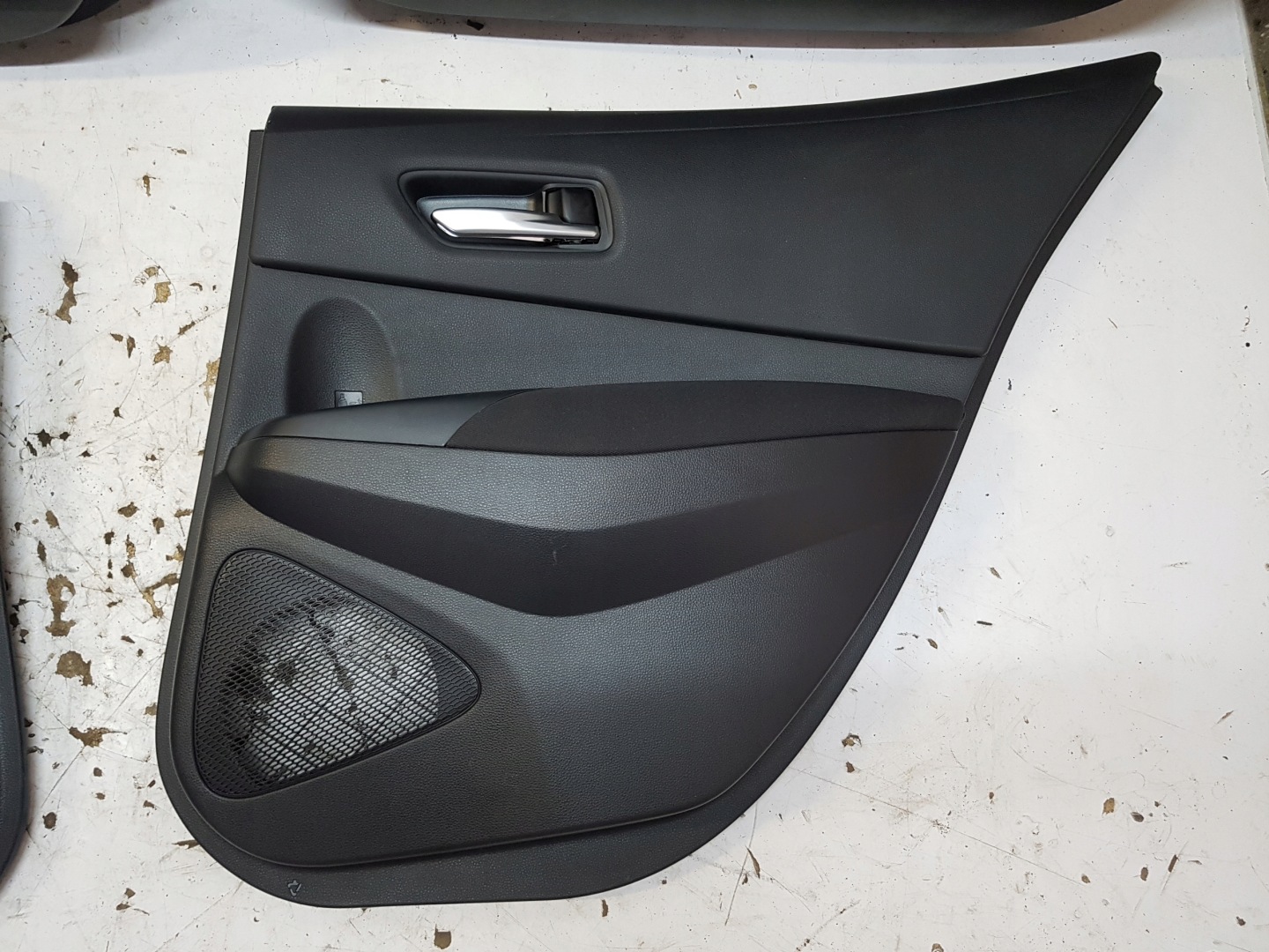 TOYOTA COROLLA E21 upholstery side door rear part