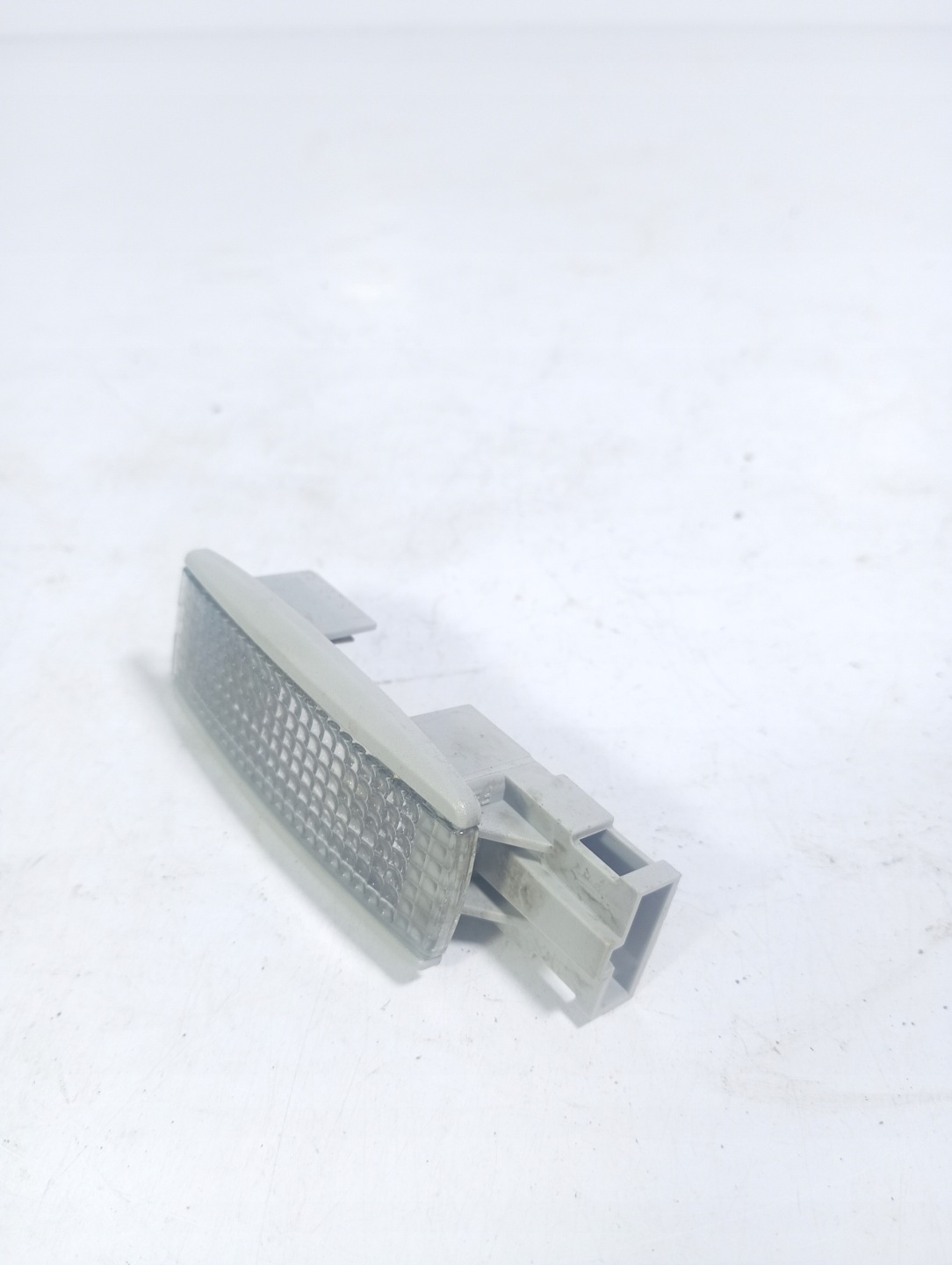 VW Golf IV 4 97-06 OSWIETLENIE cabs light inner OE 3B0947113