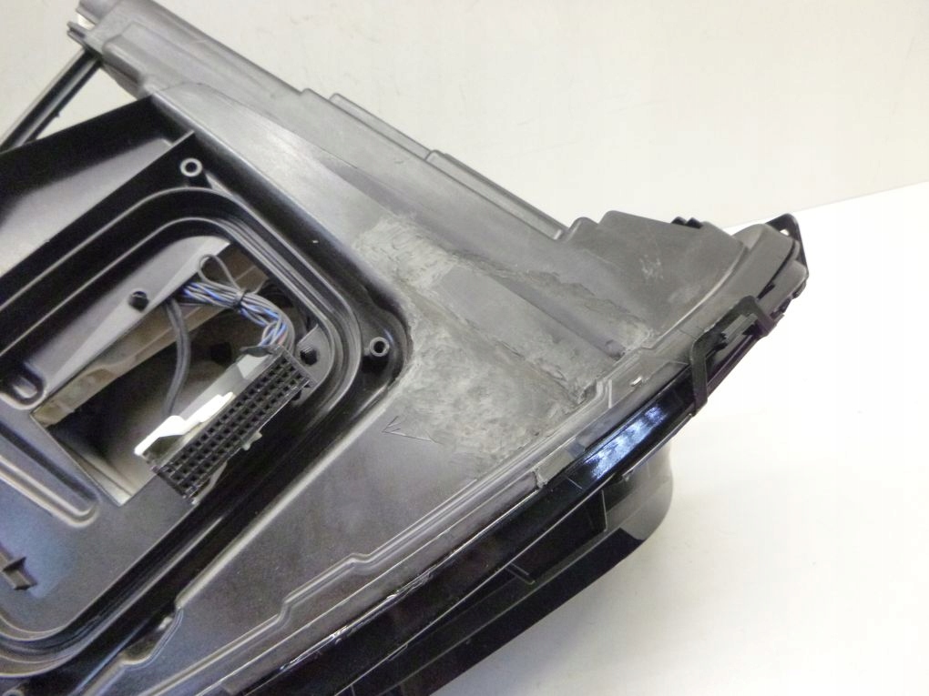 MERCEDES E KLASA 213 LIFT FULL LED 20- light right