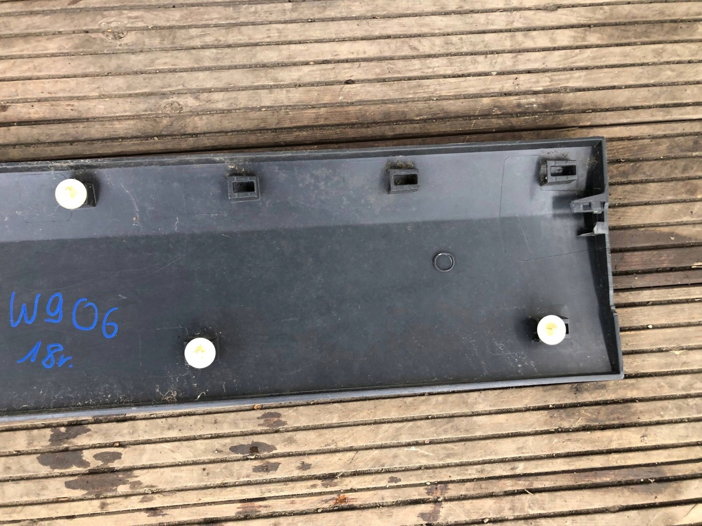 moulding side door left MERCEDES W906 A9066900800