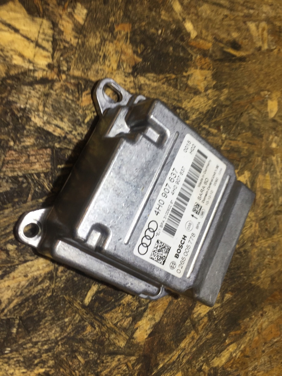 AUDI A8 D4 modul SENSOR airbag 4H0907637