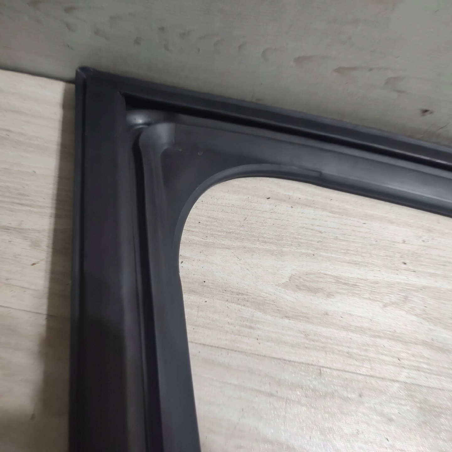 gasket windows door przednich front side right Dacia Jogger