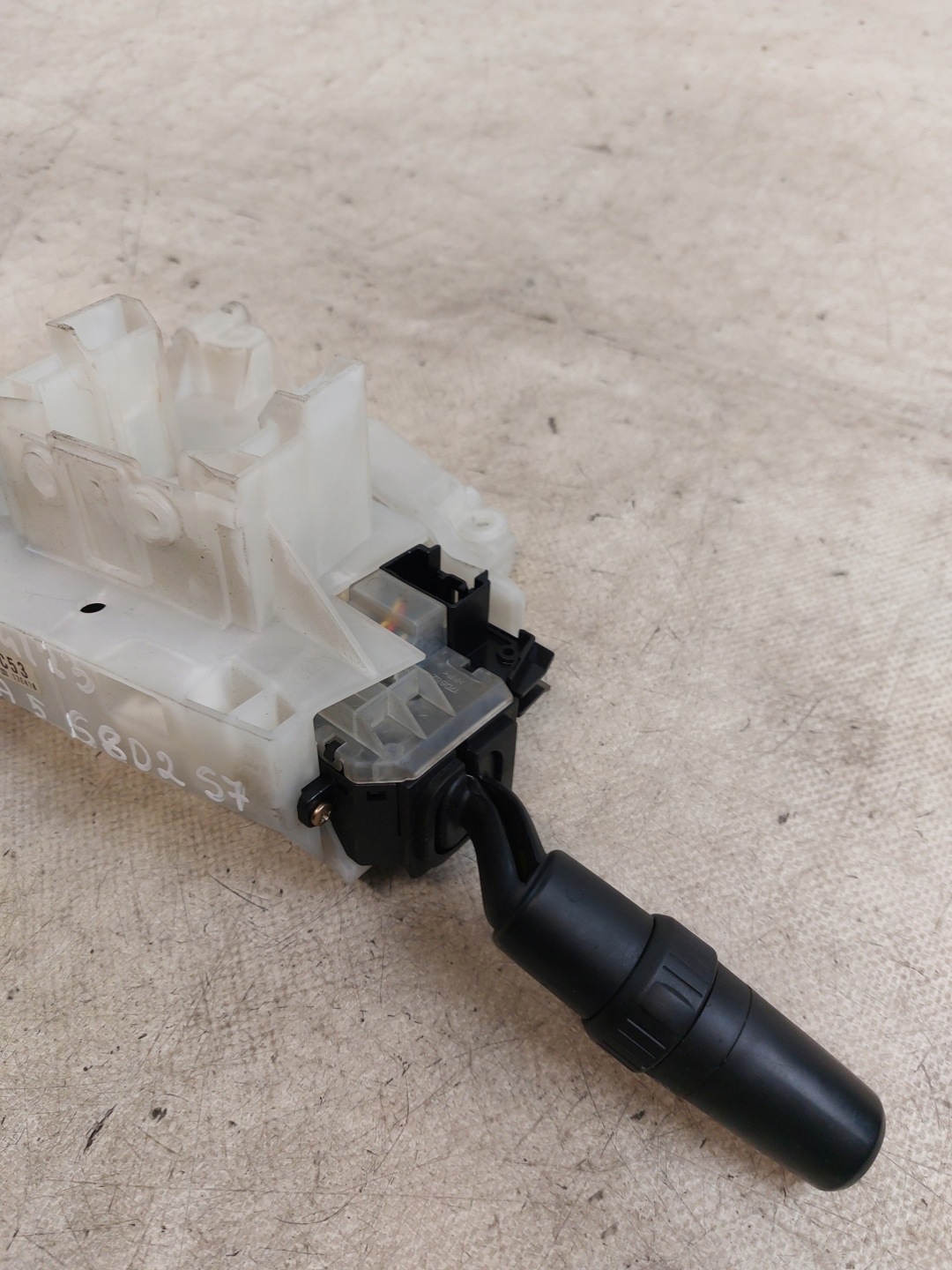 steering wheel levers and controls MAZDA 5