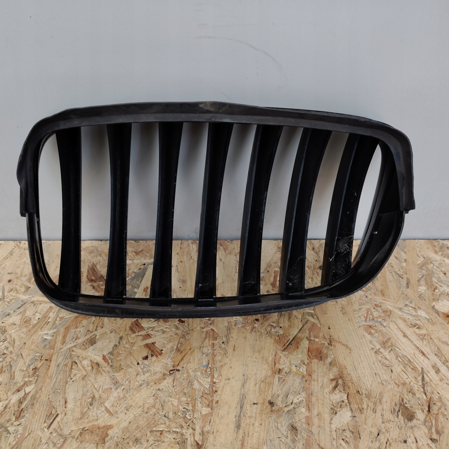 maska bubreg desna BMW X5 E70 51137171396