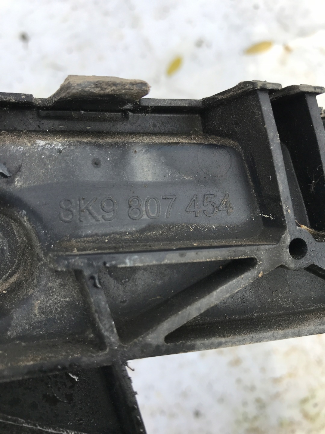 bumper bracket right rear part AUDI A4 B8 KOMBI