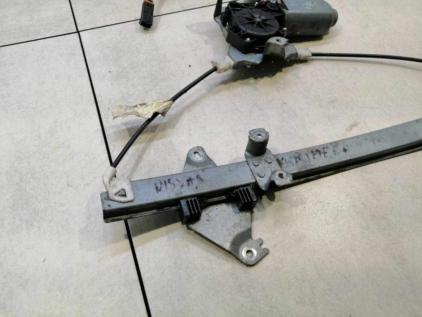 window regulator right front NISSAN PRIMERA P11