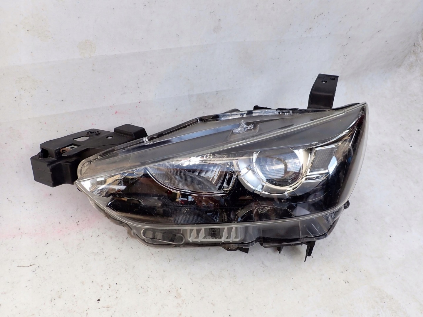 MAZDA CX-3 and 14- light left front front