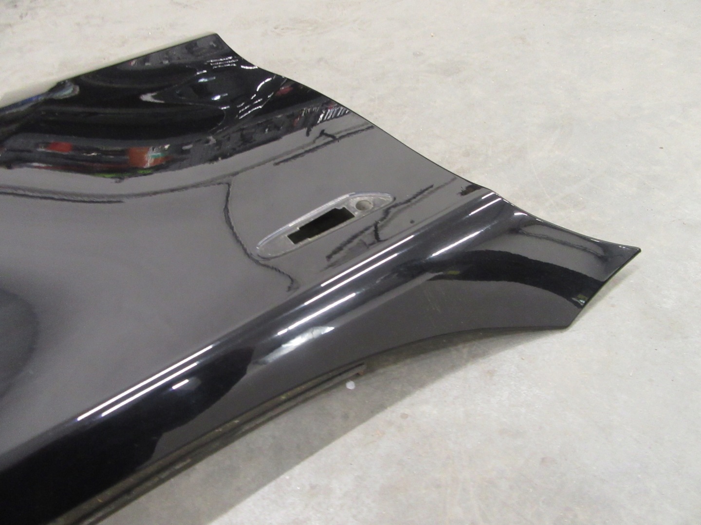 fender right front front BMW 1 e81 e82 e87 e88 Schwarz 2 668