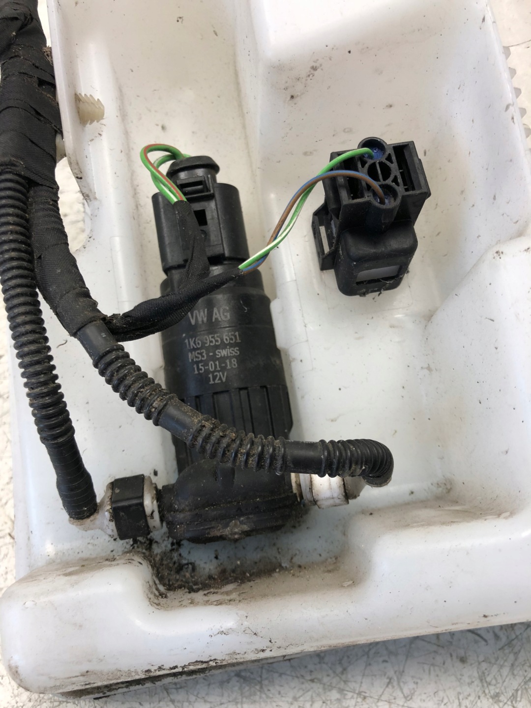 washer fluid tank VW TIGUAN 5N0955453G