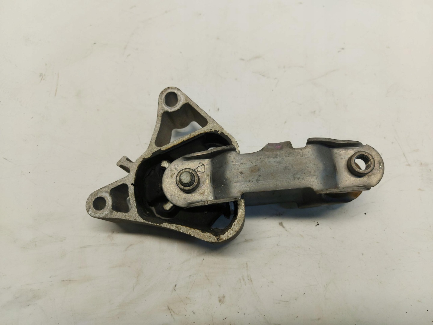 Mercedes CLA w117 holder engine mount rear part rear a2462400809