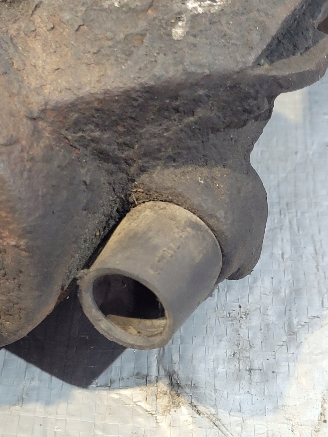 caliper brake left front VOLKSWAGEN GOLF IV 4 1.6B 99r.