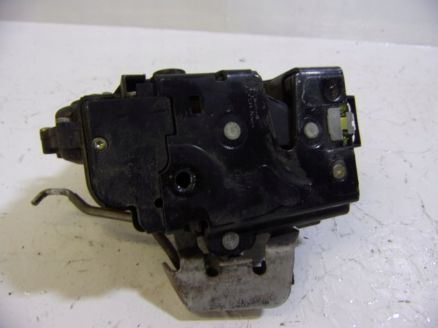 lock door CENTRALNY left rear part rear AUDI A6-C5 7 PIN