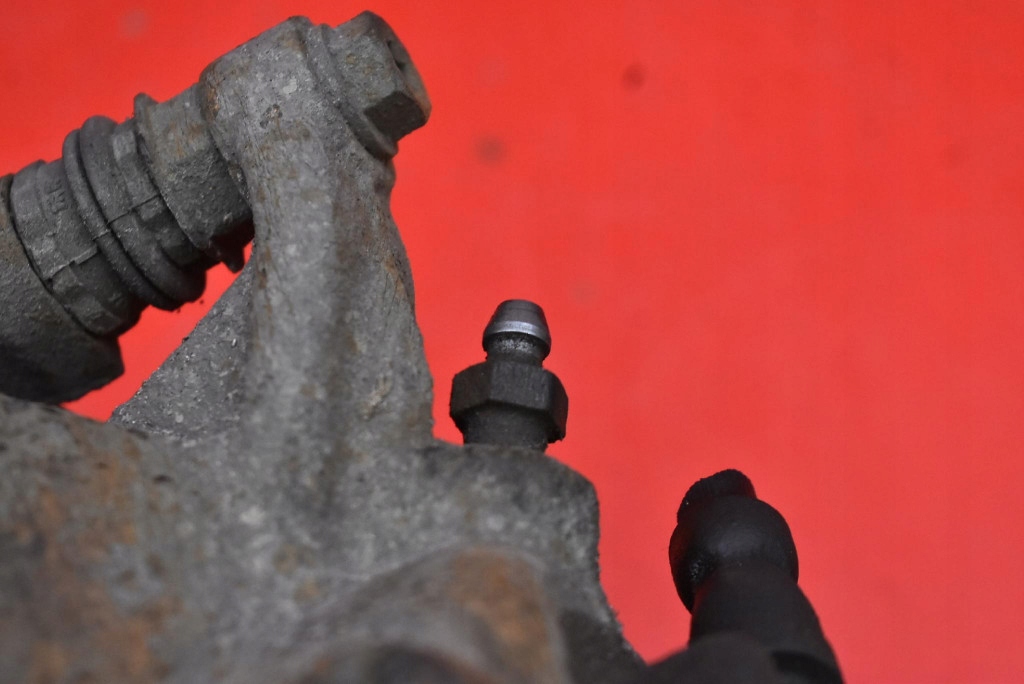 caliper brake right front VW PASSAT B8 2.0 TDI 150 KM 14-20
