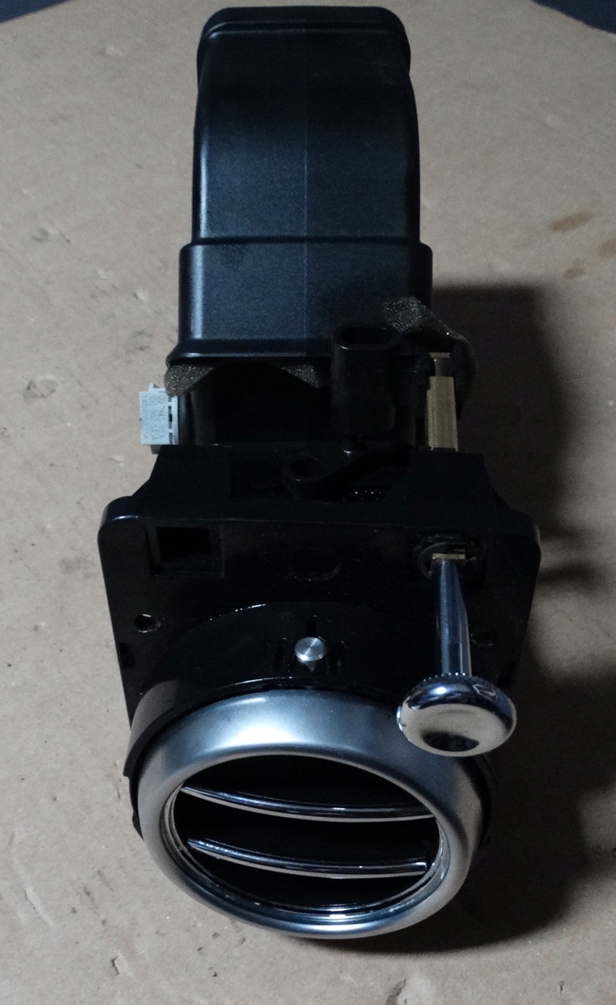IDEALNA grid air conditioning devices left rear BENTLEY 1