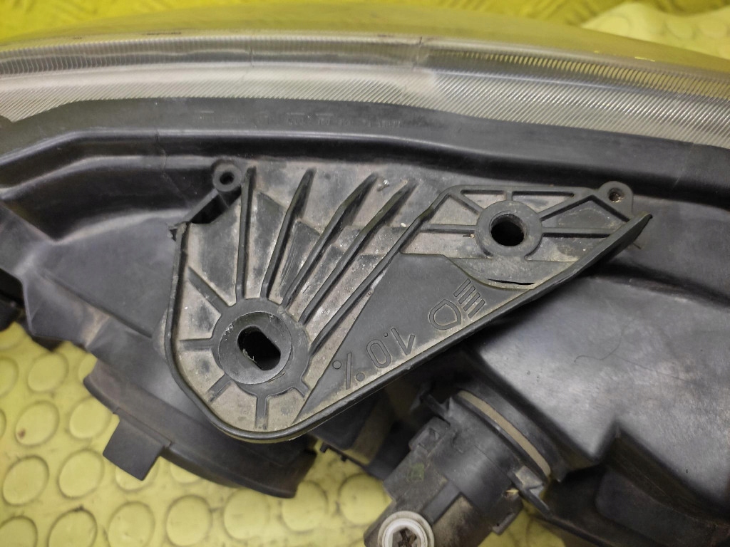 RENAULT LAGUNA II REFLEKTOR light right front 8200481196