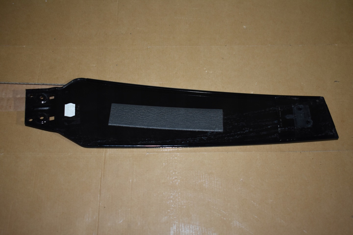 IDEALNA moulding SLUPKA right LAMBORGHINI URUS 1