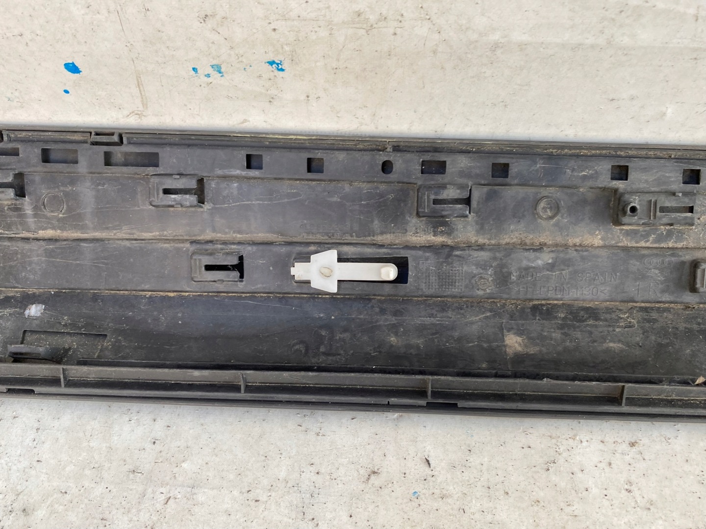 AUDI Q7 4L moulding door left front 4L0853959H/L