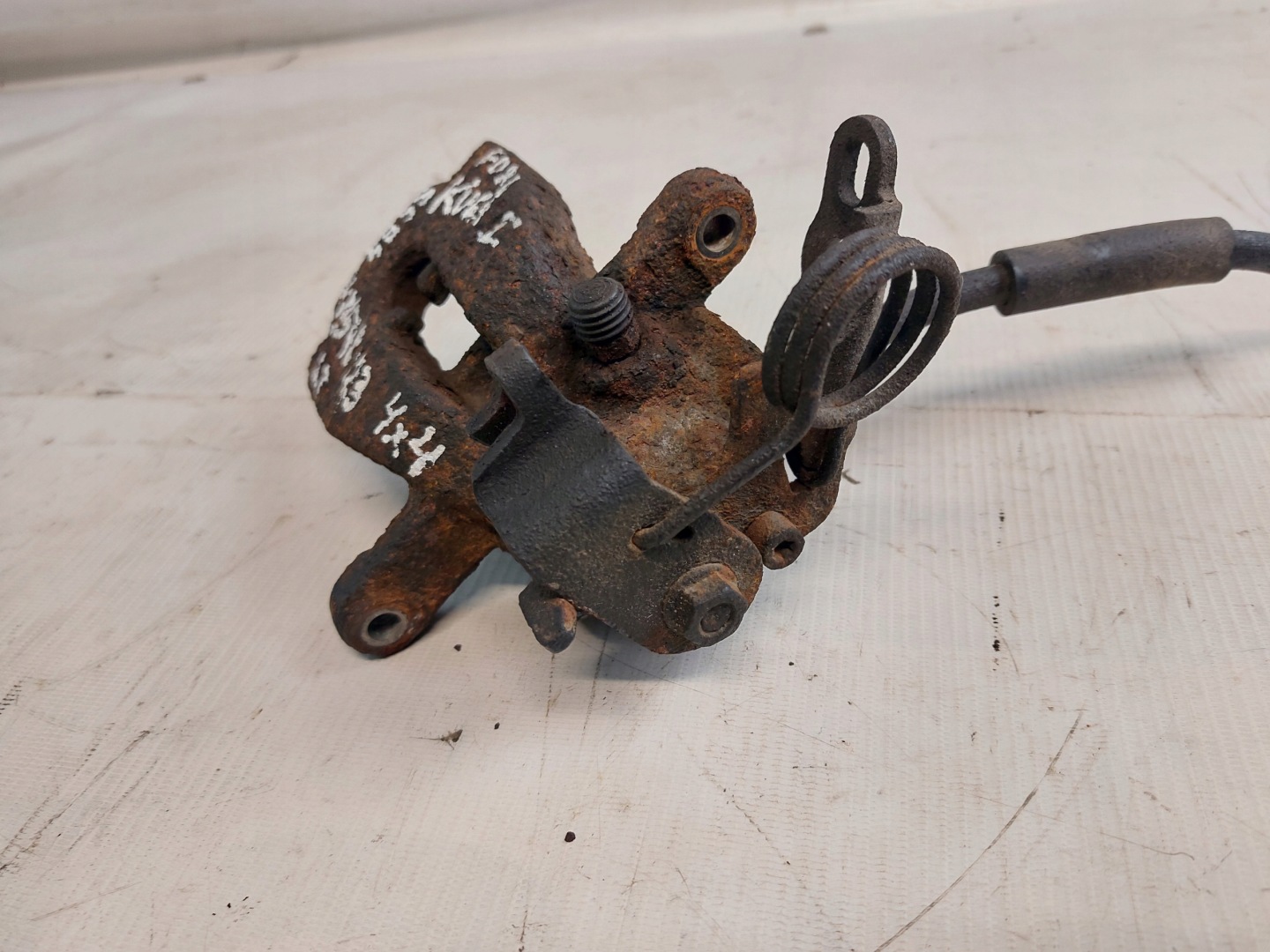 caliper brake left rear part FORD KUGA and 2.0TDCI